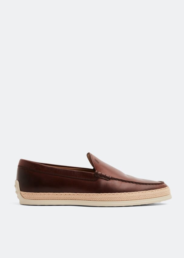 

Лоферы TOD'S Leather slip-on loafers, коричневый