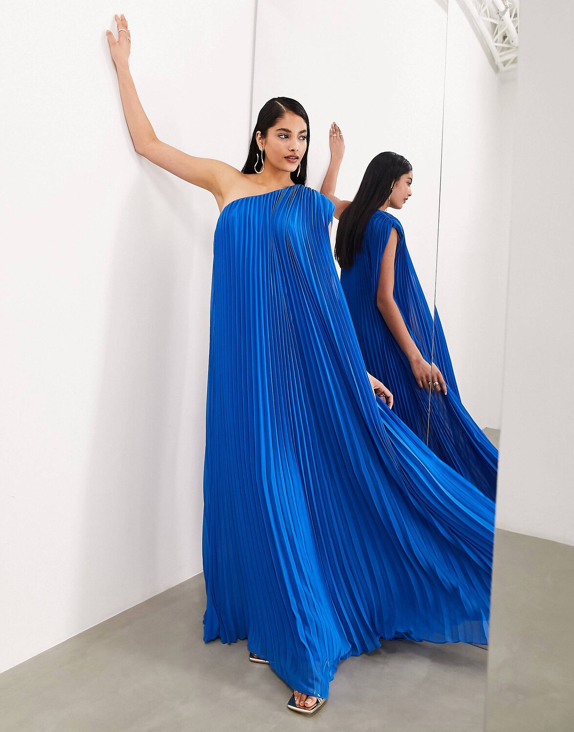 

Платье Asos Edition Extreme Pleated, синий