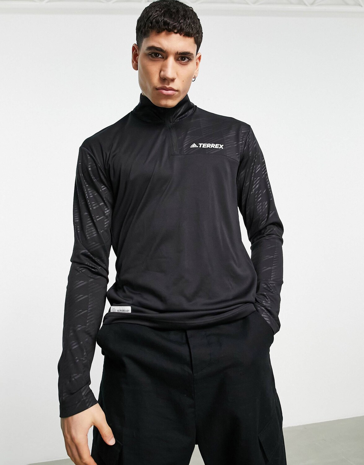 

Черный свитшот на молнии adidas Terrex