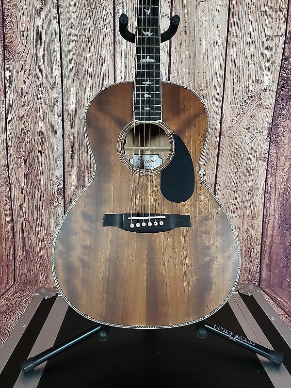 

Гитара с чехлом Paul Reed Smith SE Parlor, винтажное красное дерево