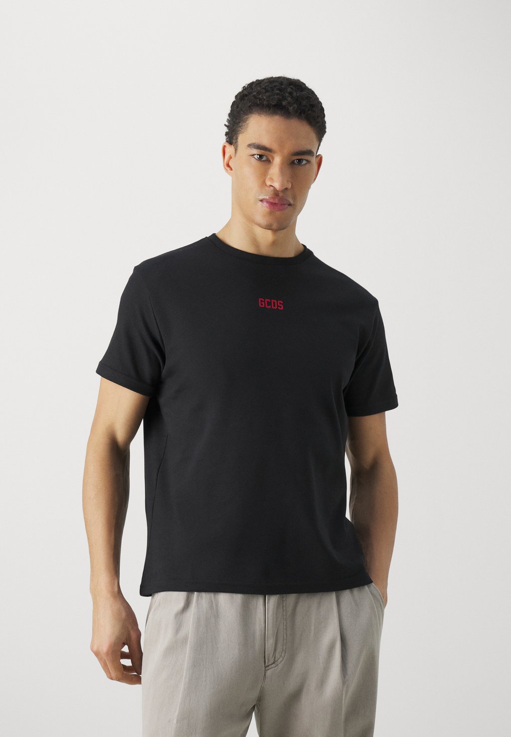 цена Базовая футболка Logo Regular Tee Unisex GCDS, черный