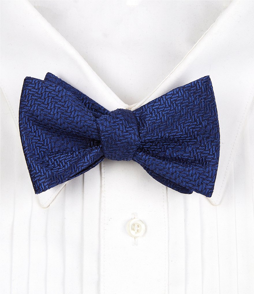 Волнистый однотонный шелковый галстук-бабочка Cremieux, синий