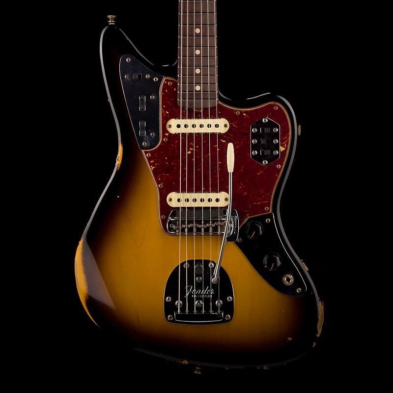 

Fender Custom Shop Roasted 1962 Jaguar Journeyman Relic Wide Fade 2-Tone Sunburst с футляром