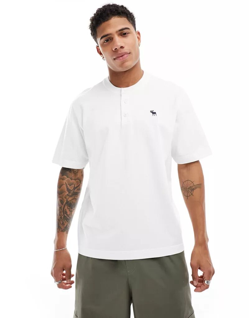 Белая футболка Grandad с логотипом Abercrombie & Fitch