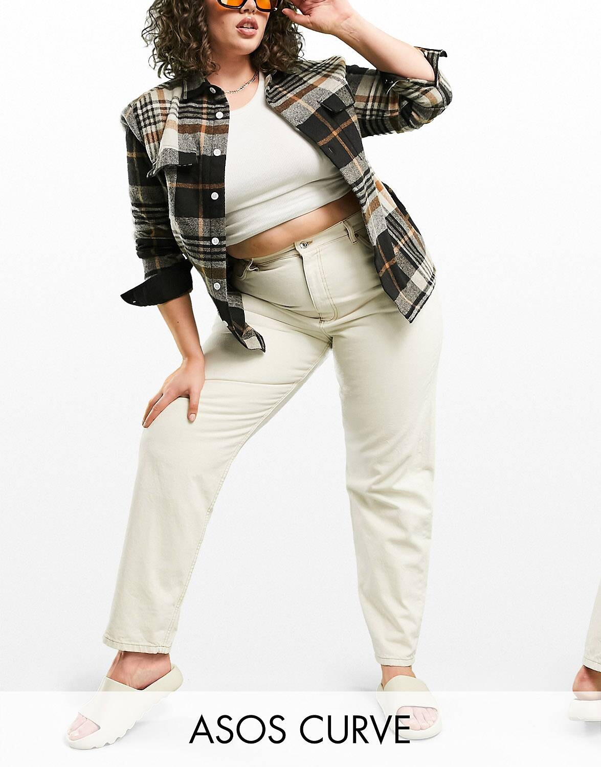 

Джинсы цвета экрю с высокой посадкой ASOS DESIGN Curve