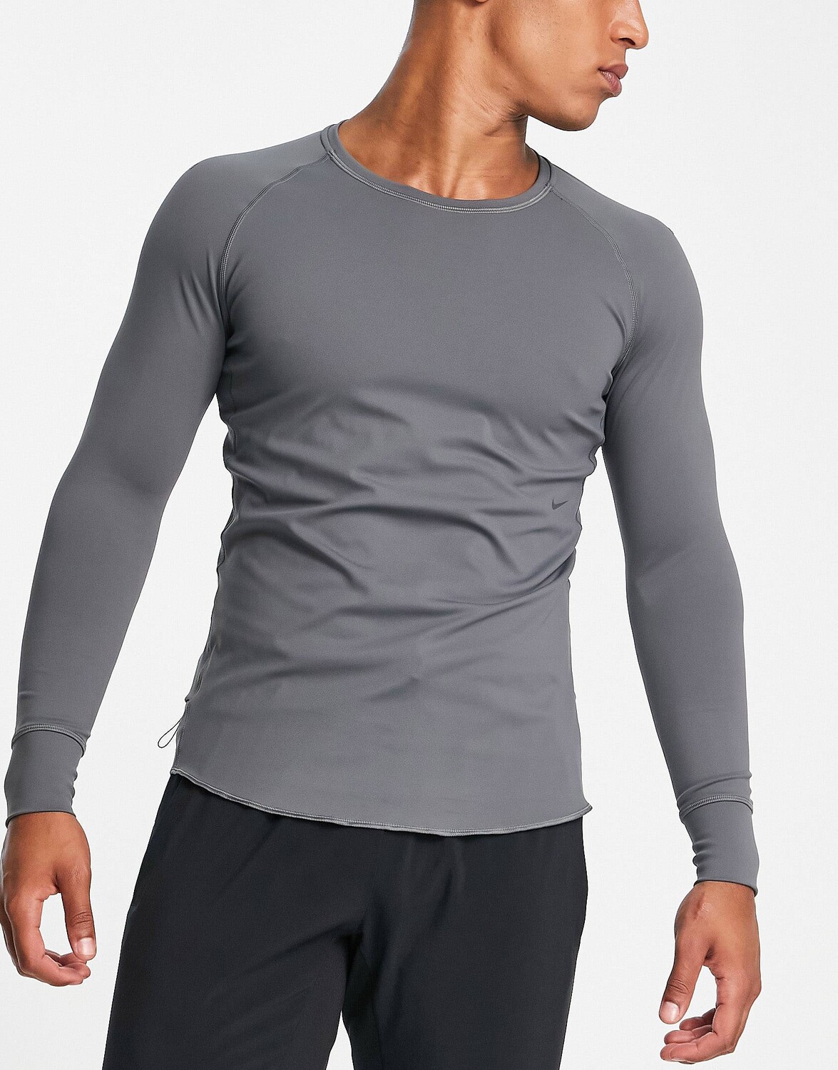 

Серый обтягивающий топ с длинными рукавами Nike Training Axis Dri-FIT ADV