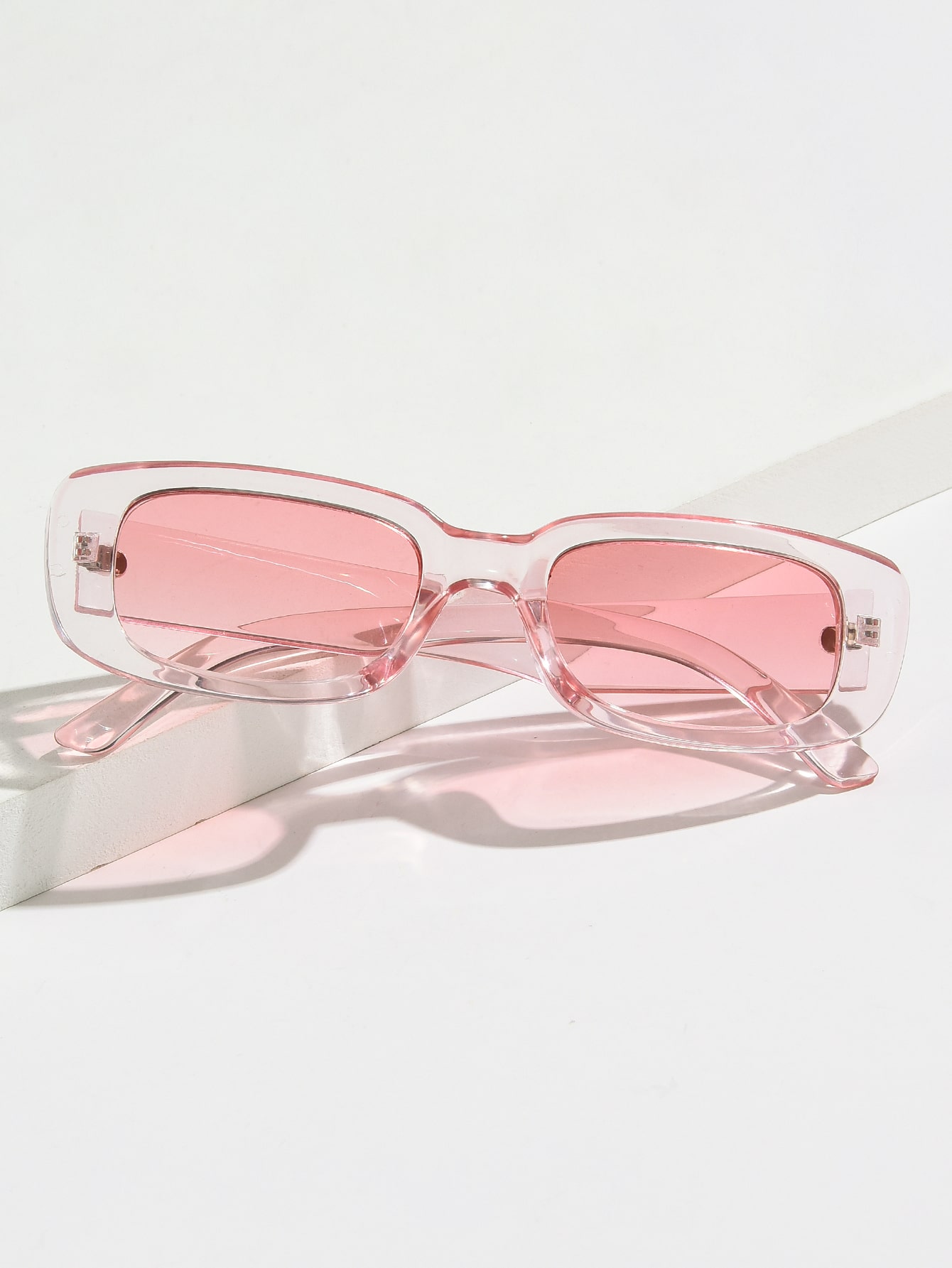 цена 1шт Женские маленькие прямоугольные модные солнцезащитные очки для повседневного ношения