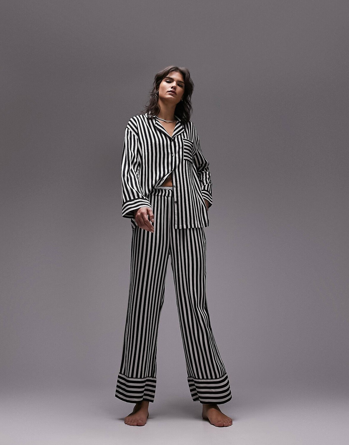

Монохромный комплект Topshop из рубашки и брюк с окантовкой в ​​полоску