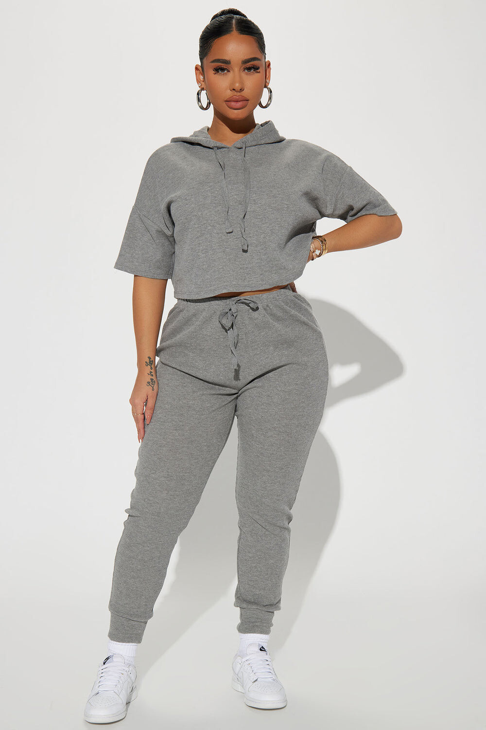 

Джоггеры Fashion Nova 788240, серый