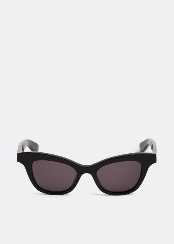 

Солнечные очки ALEXANDER MCQUEEN Cat-eye sunglasses, черный
