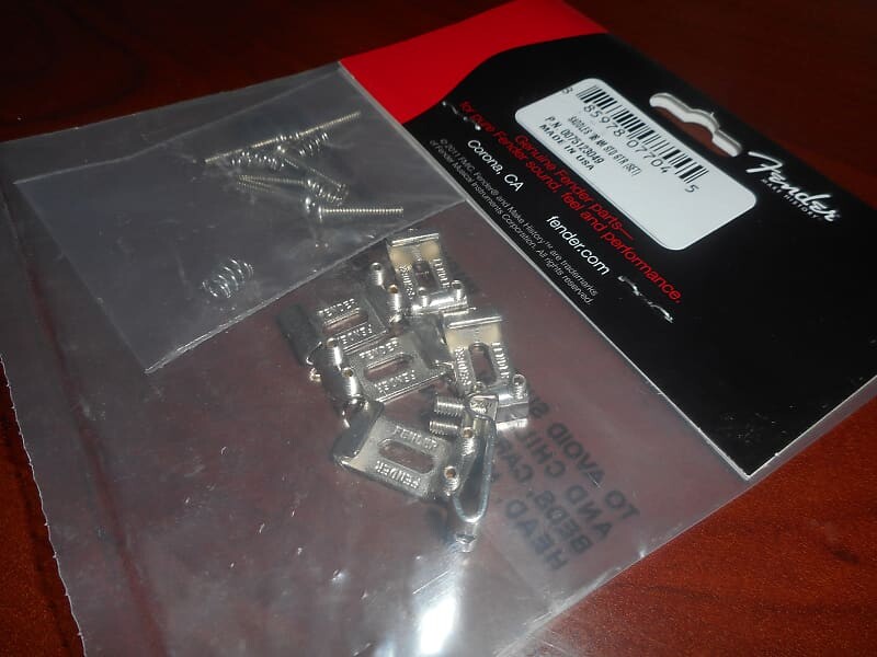 

Оригинальное седло Fender American Standard Strat Bridge, 007-5123-049