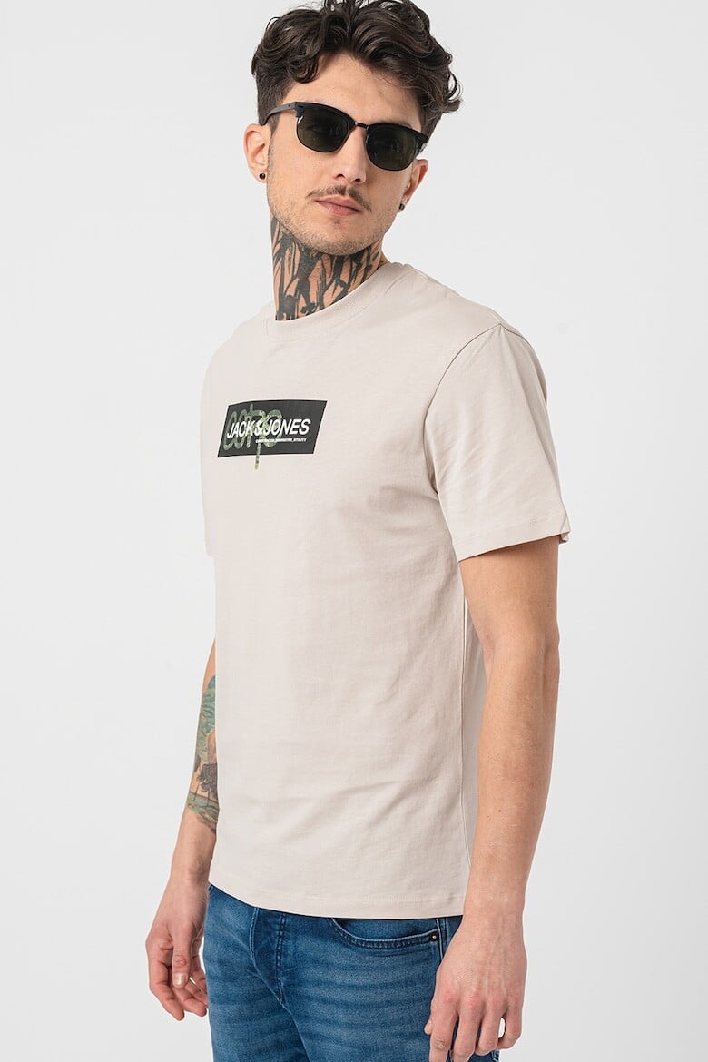 

Футболка с овальным вырезом и логотипом Jack & Jones, коричневый