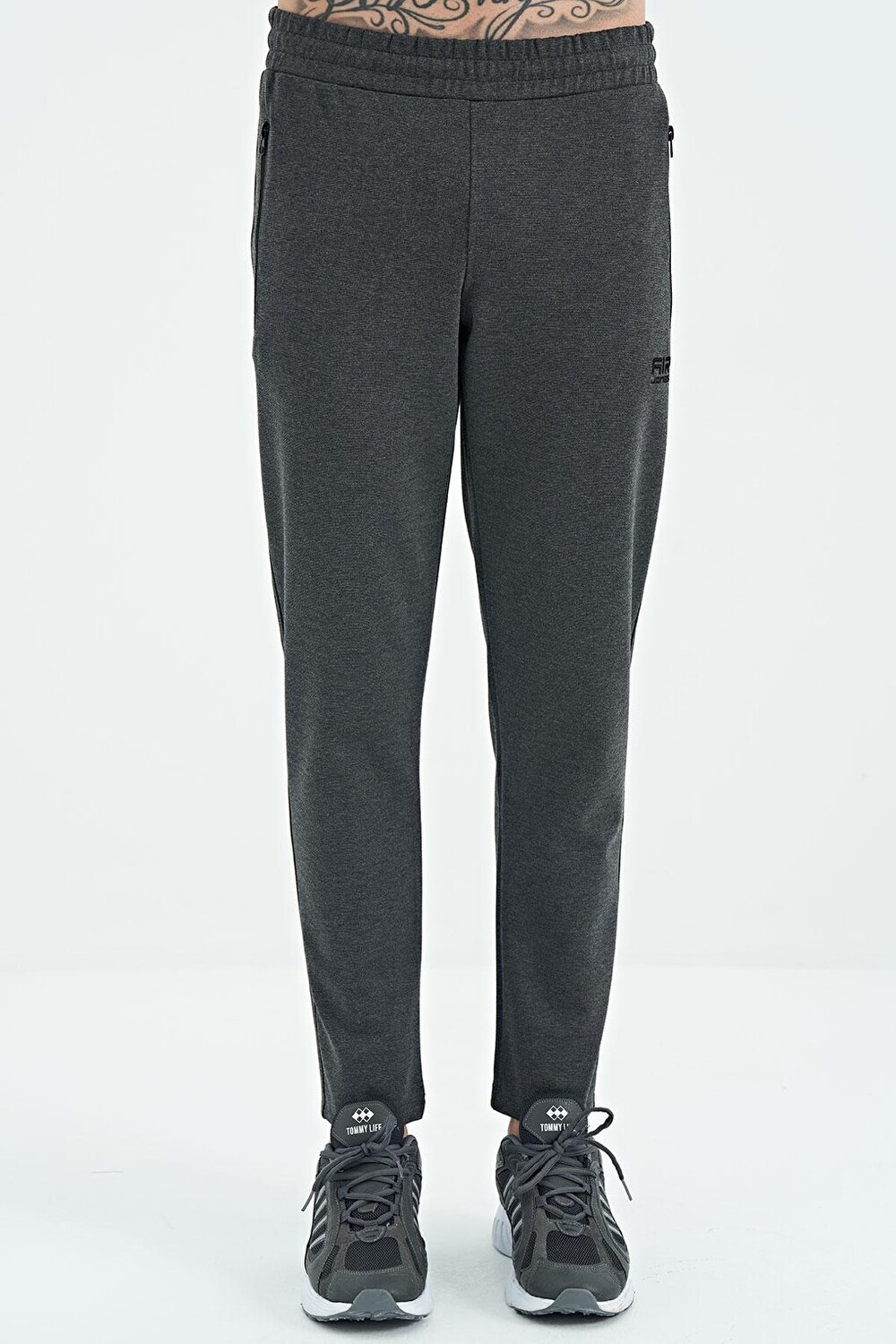 

Мужской спортивный костюм Cory Anthracite Melange с карманом на молнии Standard Mold AIR JONES