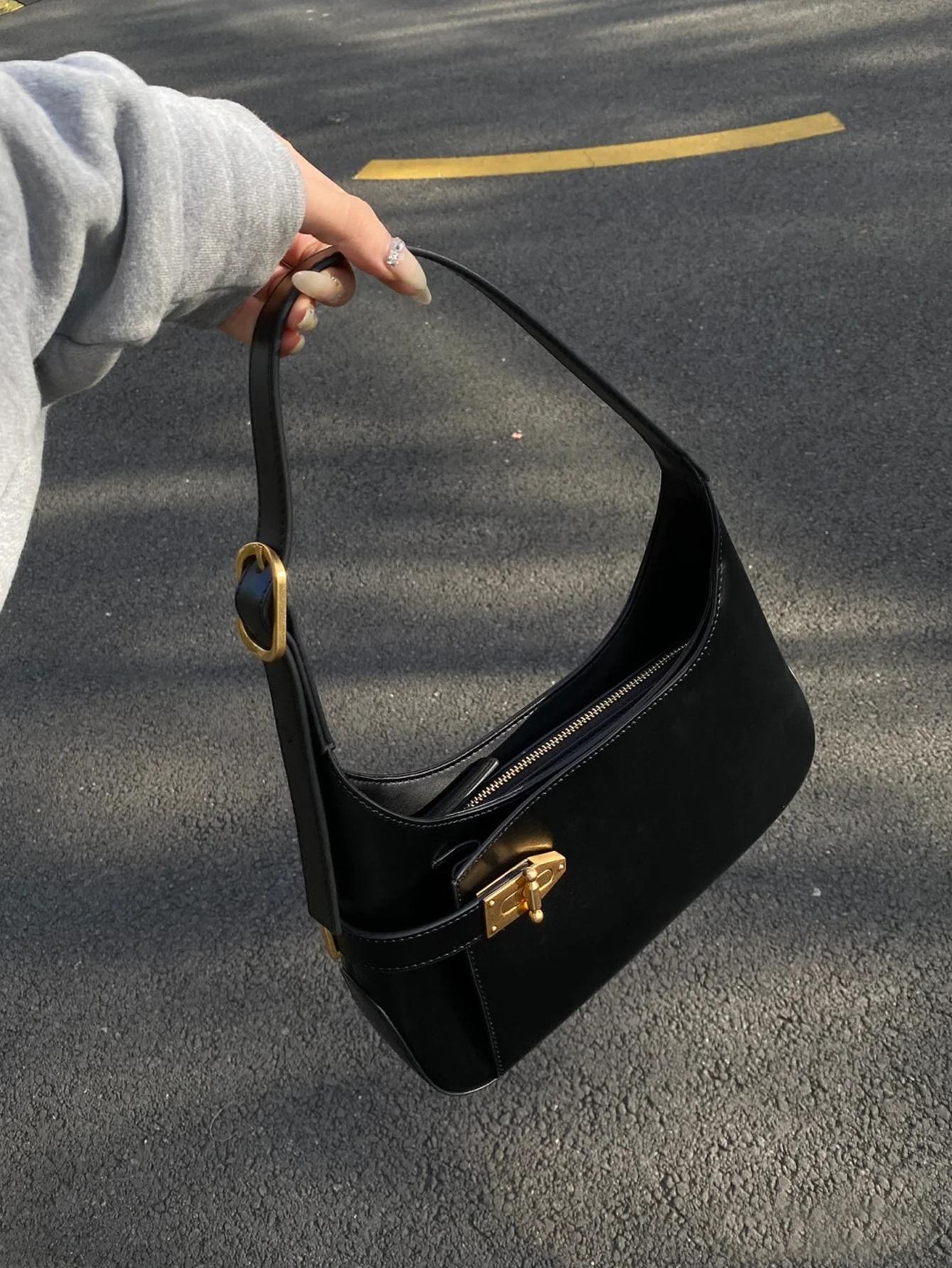 сумка женская мешок черная на одном ремне Сумка Хобо среднего размера с черной пряжкой и декором, модная, черный