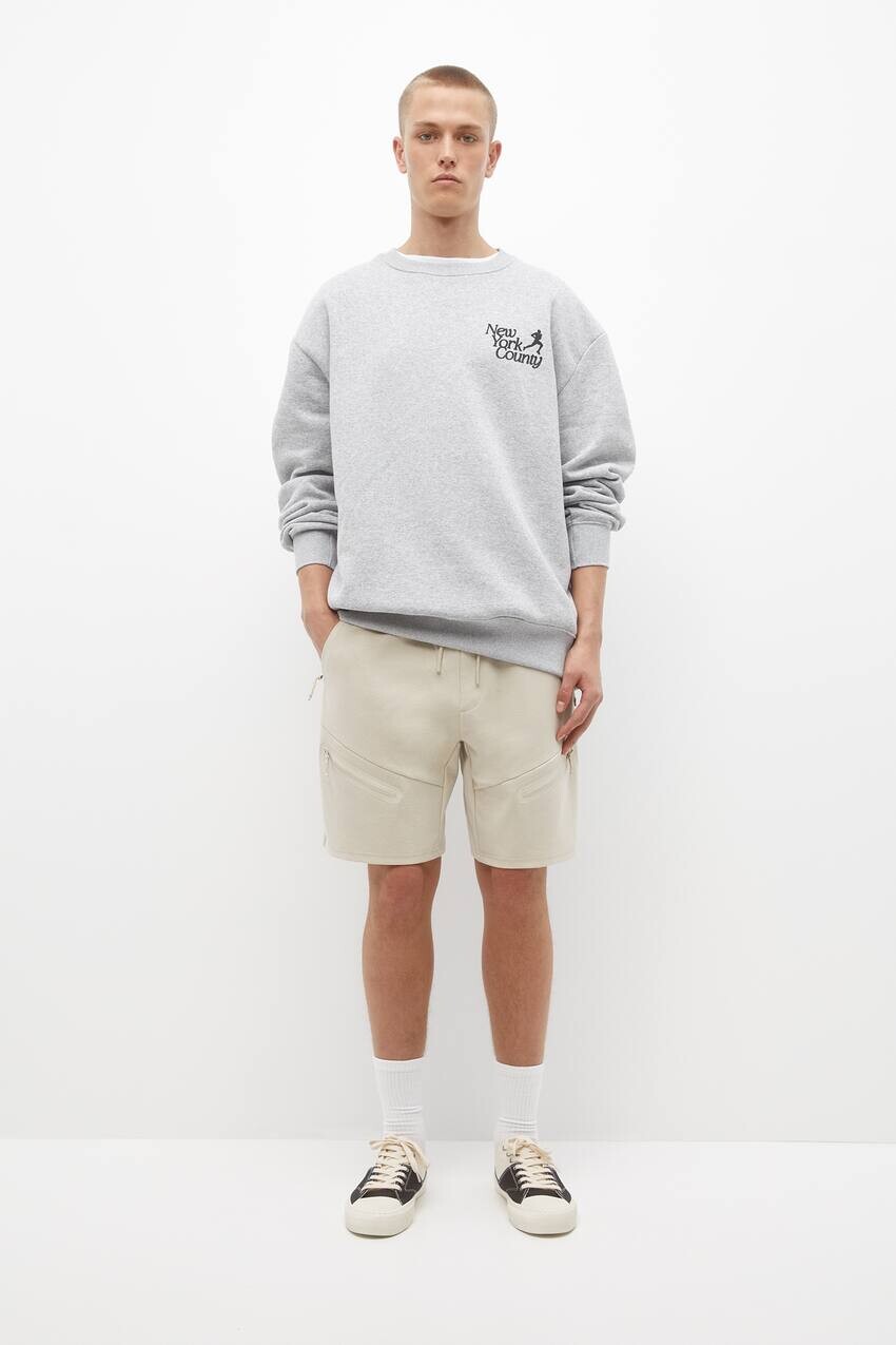 

Плюшевые спортивные шорты-бермуды с передним карманом Pull&Bear, экрю