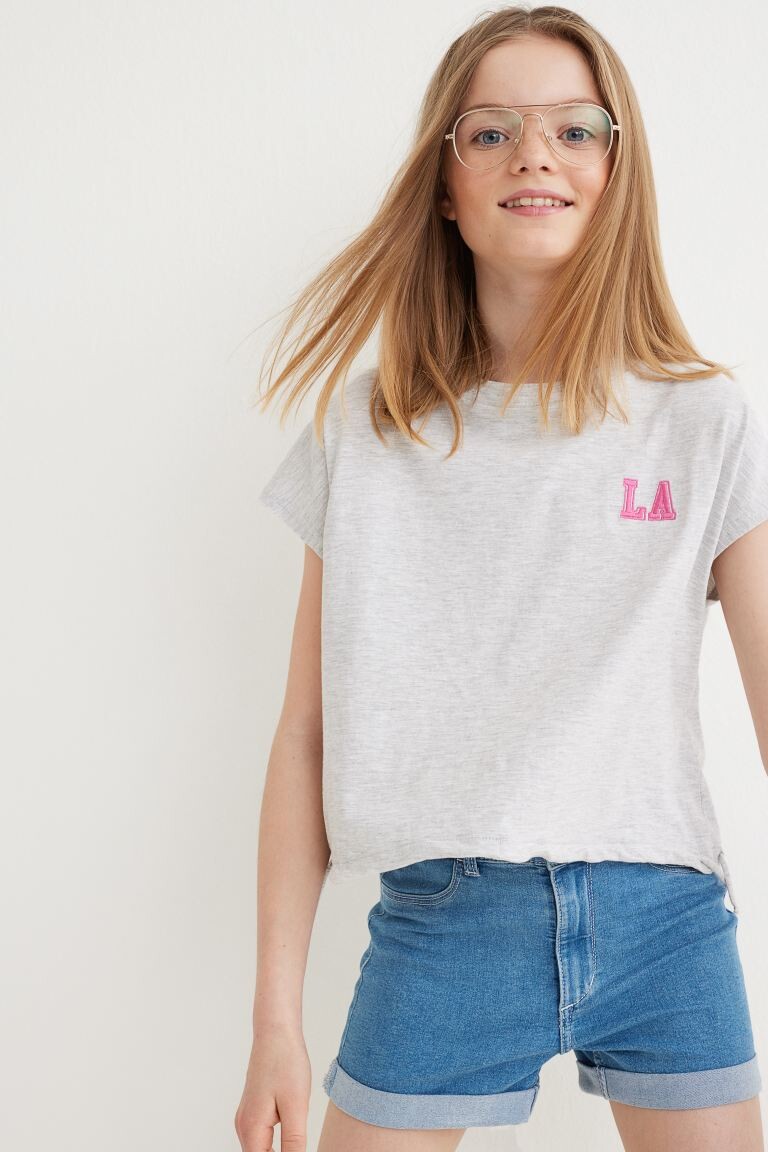 

Высокие джинсовые шорты узкого кроя H&M