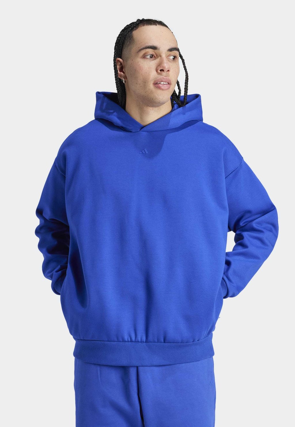 цена Толстовка BASKETBALL adidas Originals, цвет lucid blue