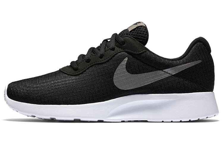 

Женская обувь Nike Tanjun Lifestyle