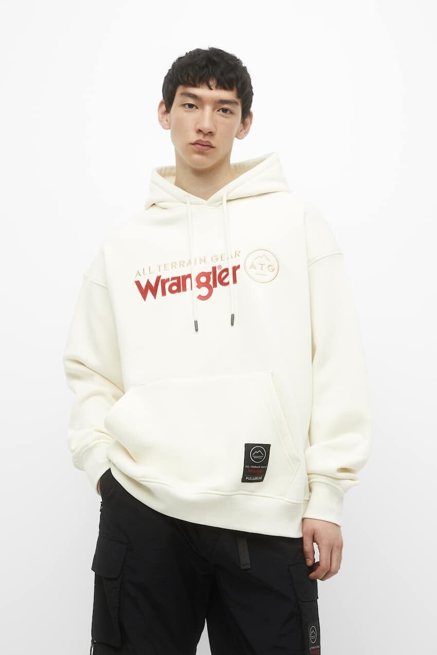 

Худи Wrangler ATG белого цвета Pull&Bear, кремовый