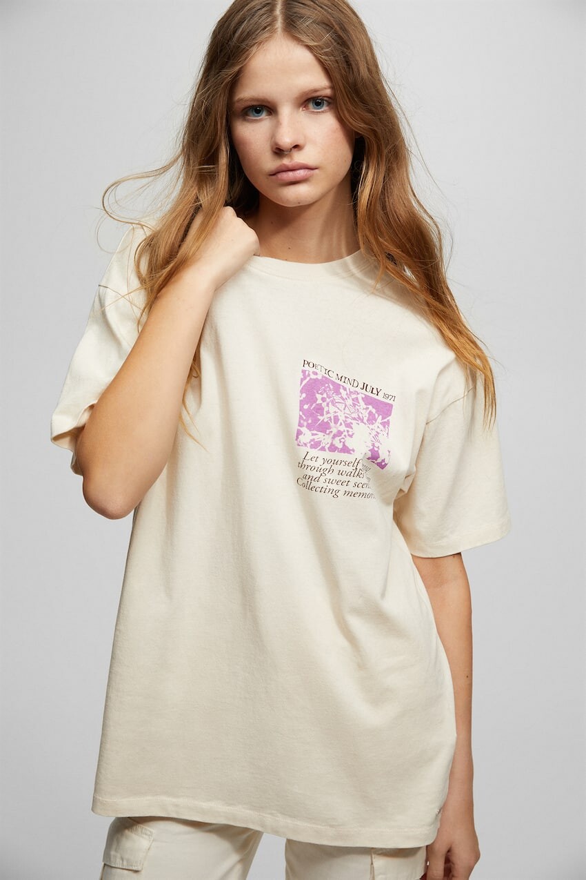 

Футболка с короткими рукавами и бабочкой Pull&Bear, экрю