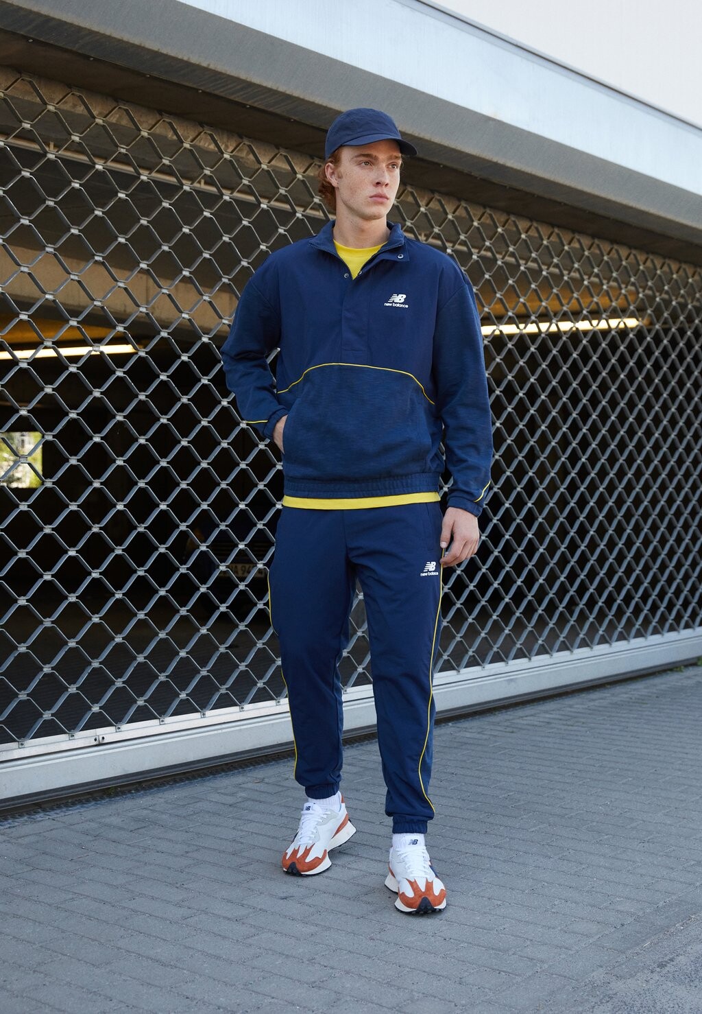 

Ветровка New Balance