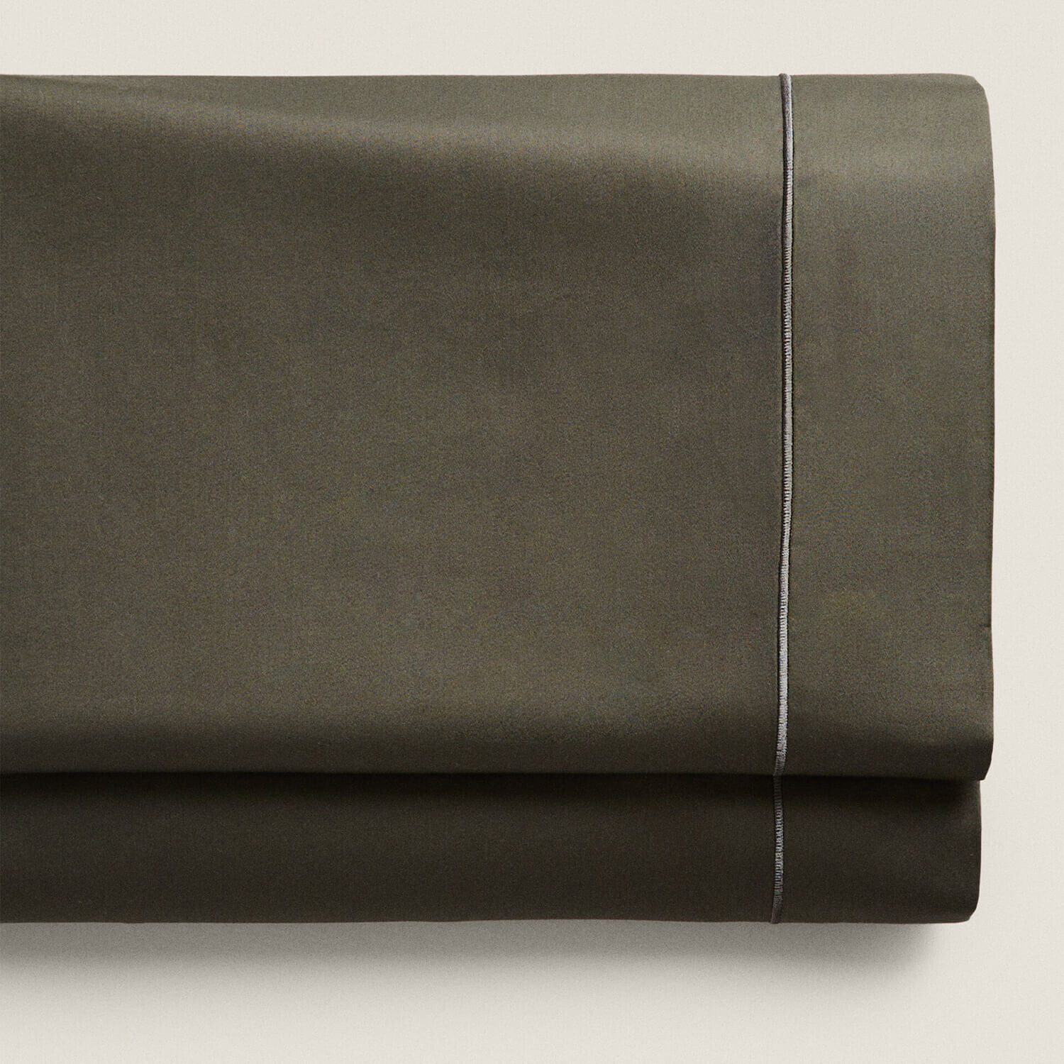 

Простыня Zara Home Sateen With Trim , 300 нитей, темный хаки