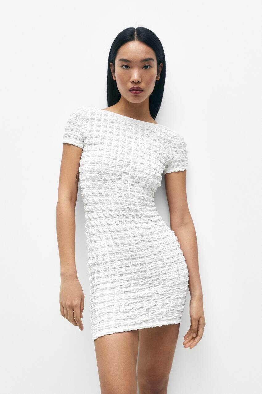 

Короткое фактурное платье Pull&Bear
