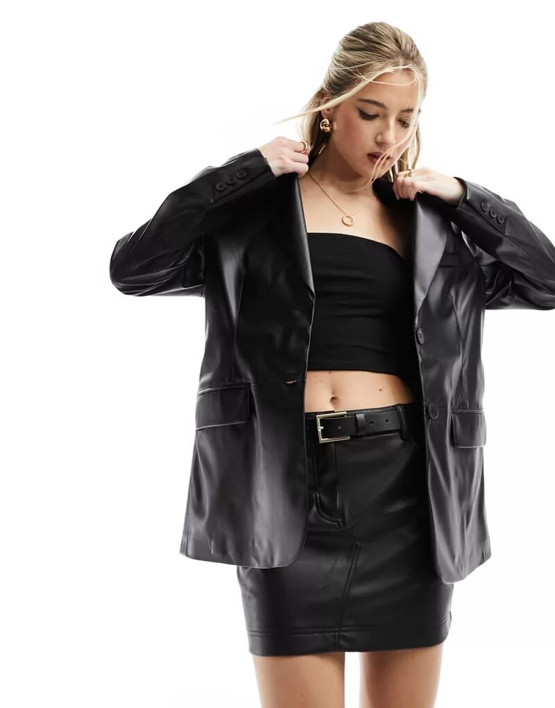 Черный пиджак из искусственной кожи Bershka пиджак из искусственной кожи zara черный