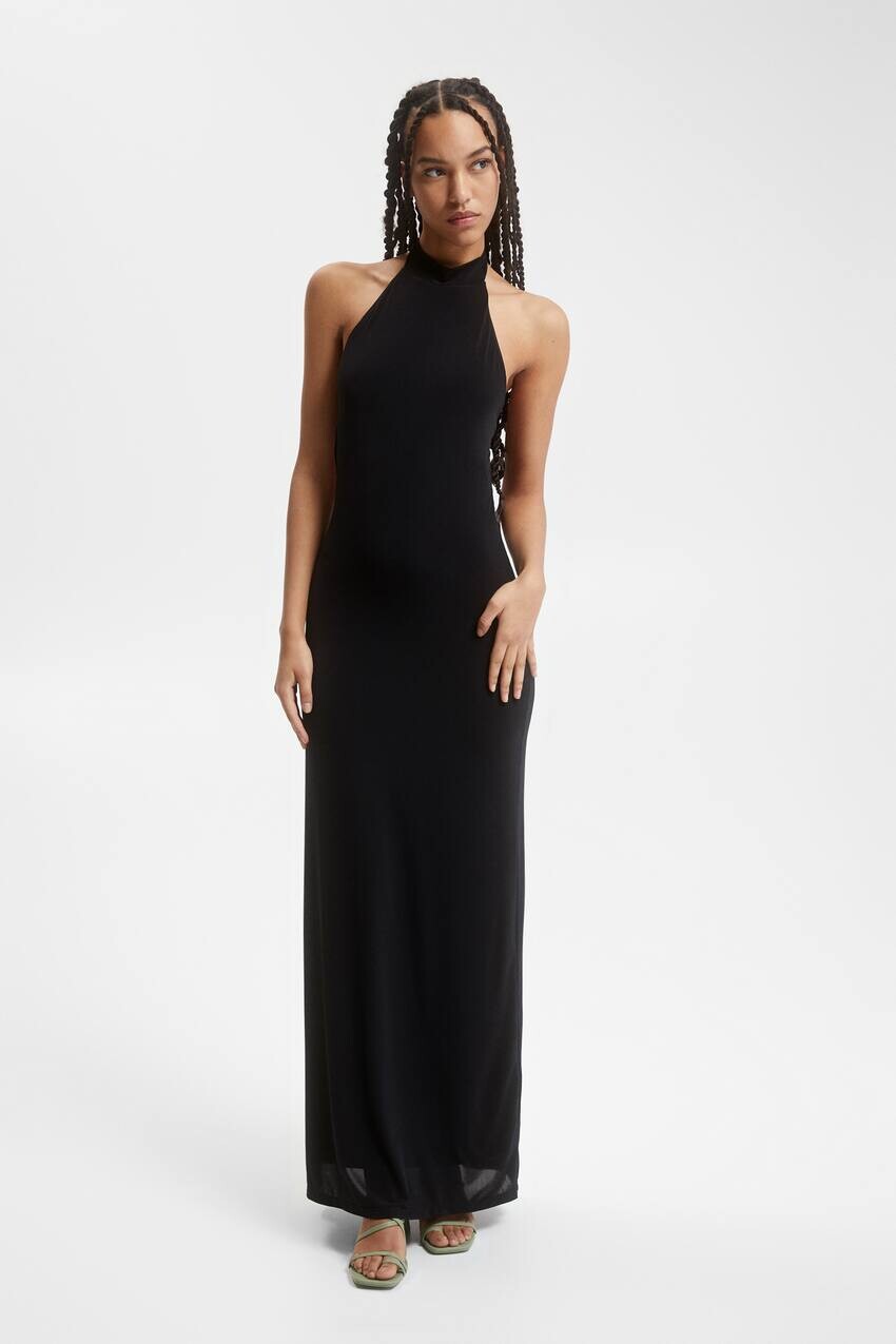 

Длинное платье с лямкой на шее Pull&Bear, черный