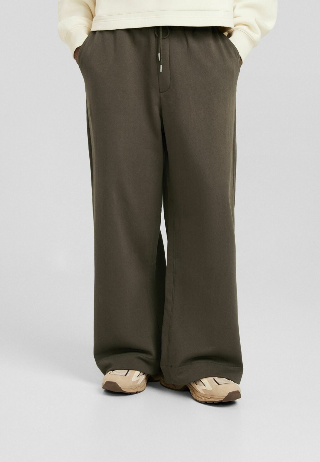 

Брюки PLUSH Bershka, цвет khaki