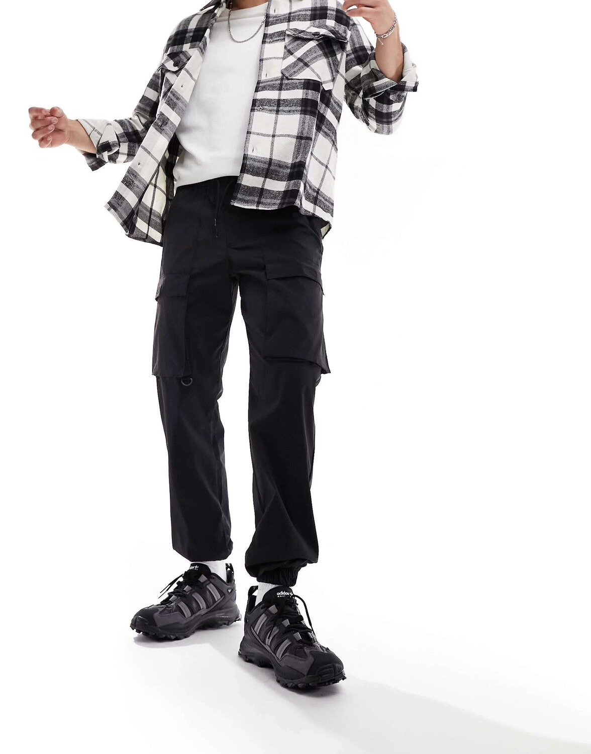

Черный технический карго с передним карманом Jack & Jones