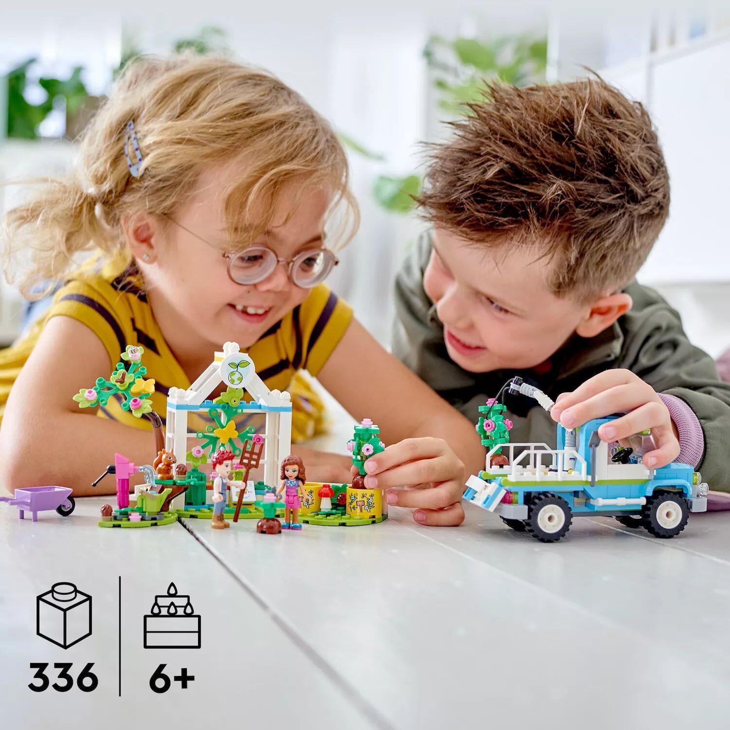 

LEGO Friends «Машина для посадки деревьев» 41707 (336 деталей) LEGO