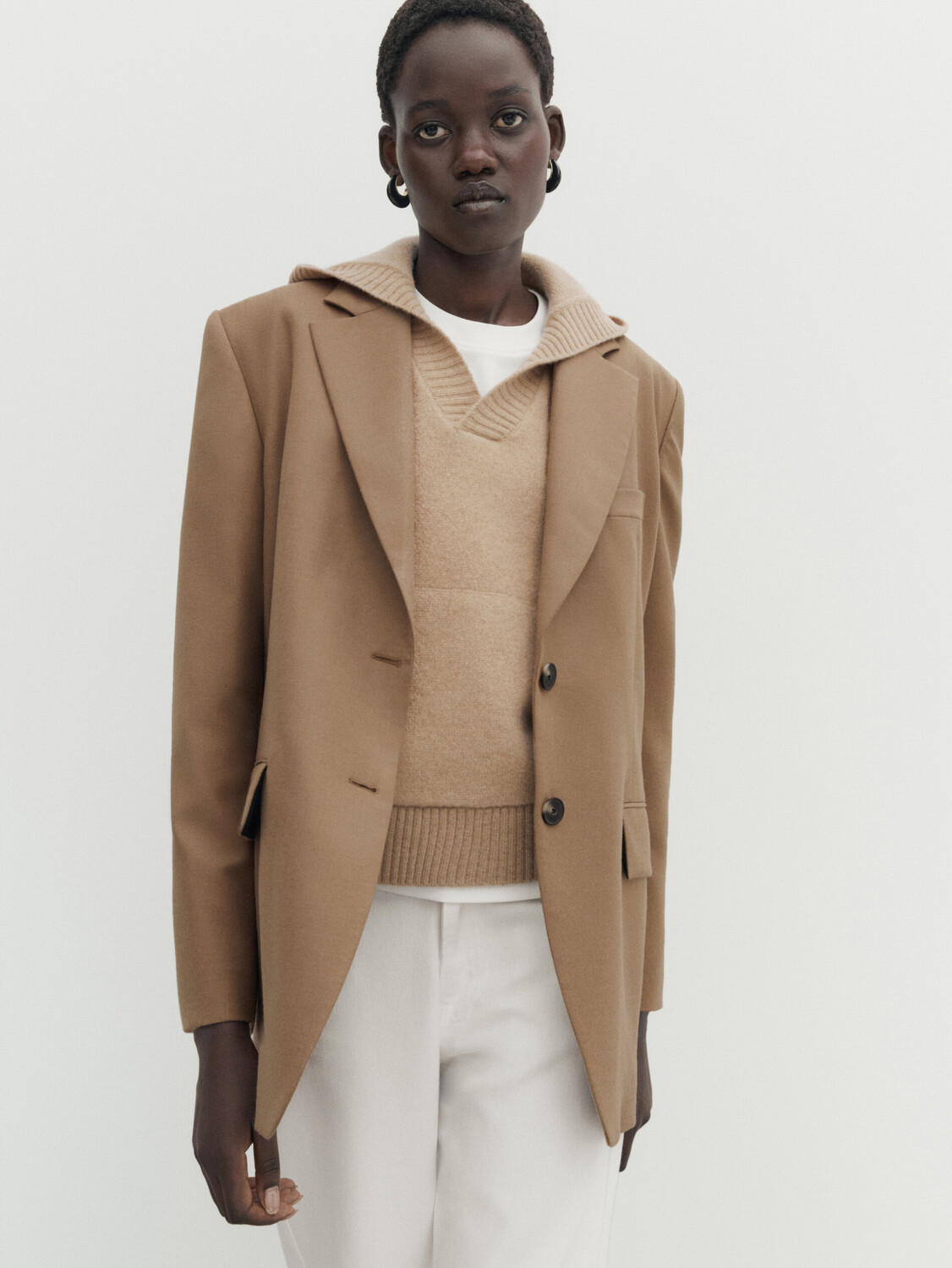 

Фланелевый костюмный пиджак оверсайз Massimo Dutti, кэмел
