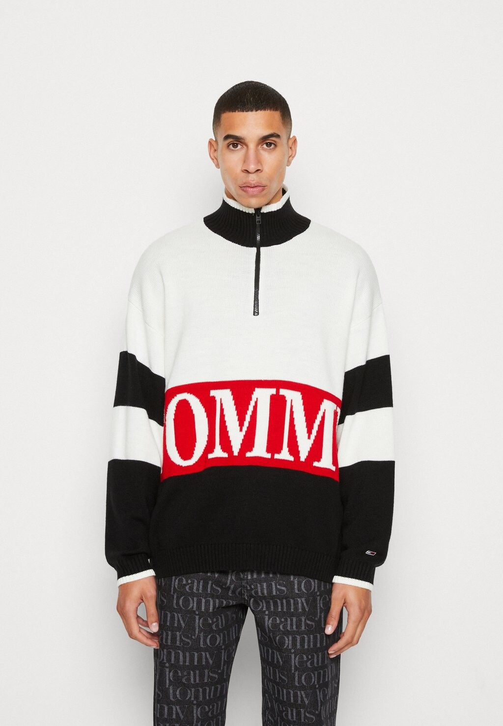 

Свитер Tommy Jeans