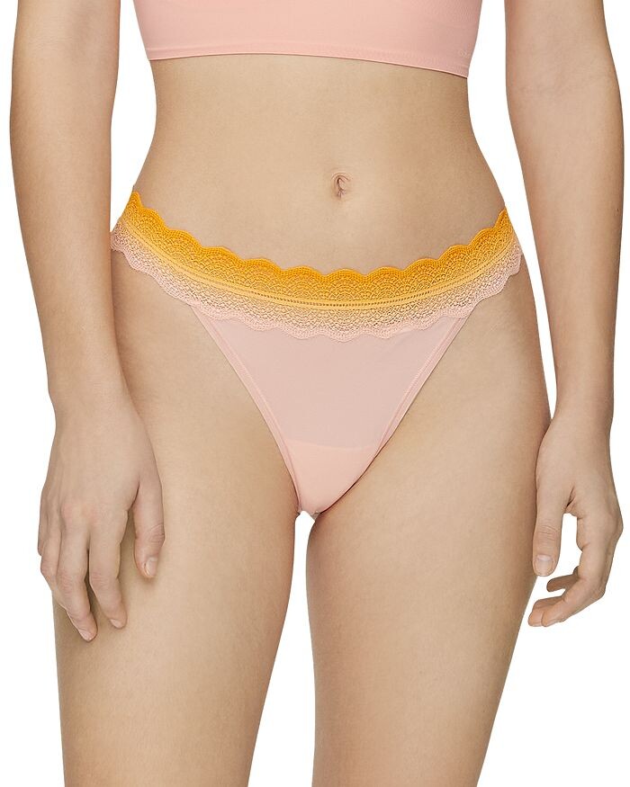 

Стринги с кружевной отделкой Calvin Klein