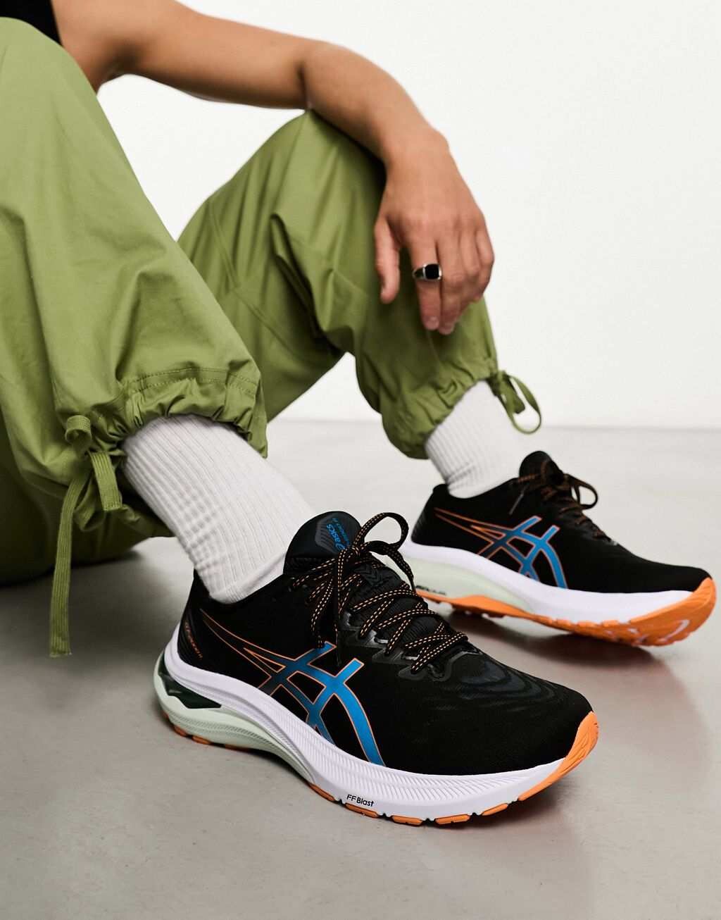 

Кроссовки для бега Asics GT-2000 11, мультицветные