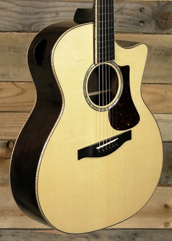 

Акустическая гитара Eastman AC822CE-FF Fan Fret Acoustic/Electric Guitar Natural w/ Case