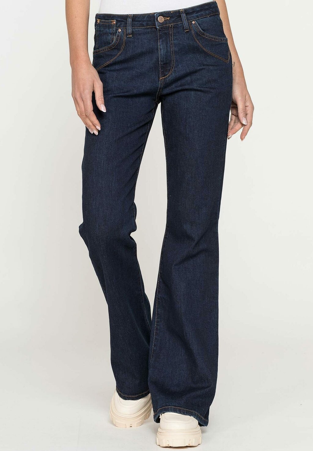 

Расклешенные джинсы Carrera Jeans