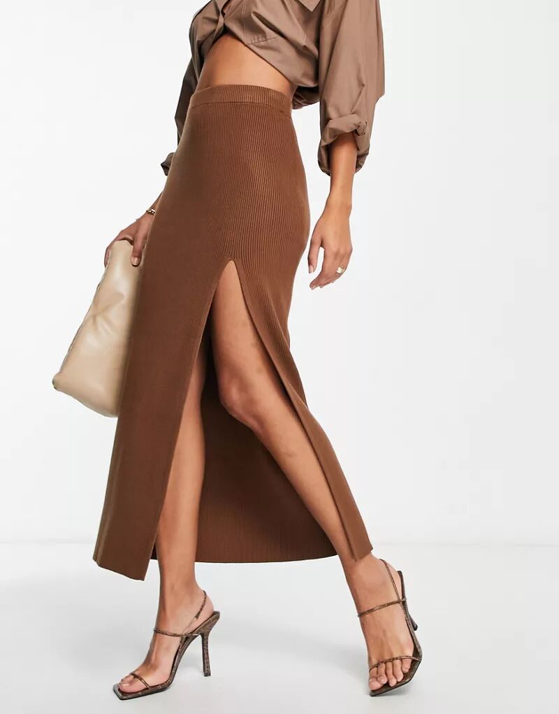 цена Pretty Lavish – трикотажная юбка длиной до икры нежно-коричневого цвета