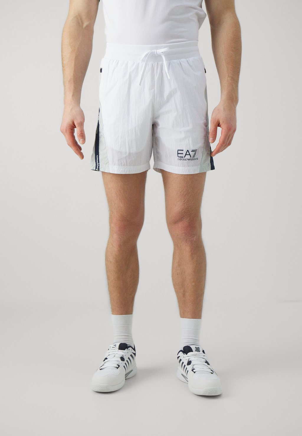 Шорты спортивные Tennis Club EA7 Emporio Armani, белый спортивные шорты tennis pro shorts ea7 emporio armani цвет navy blue