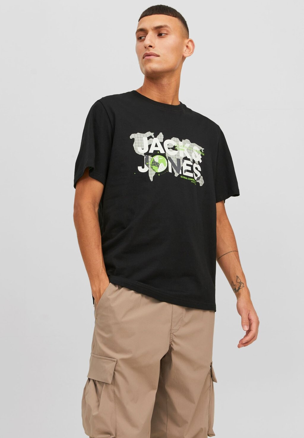 

Футболка с принтом JCODUST CREW NECK NOOS Jack & Jones, черный