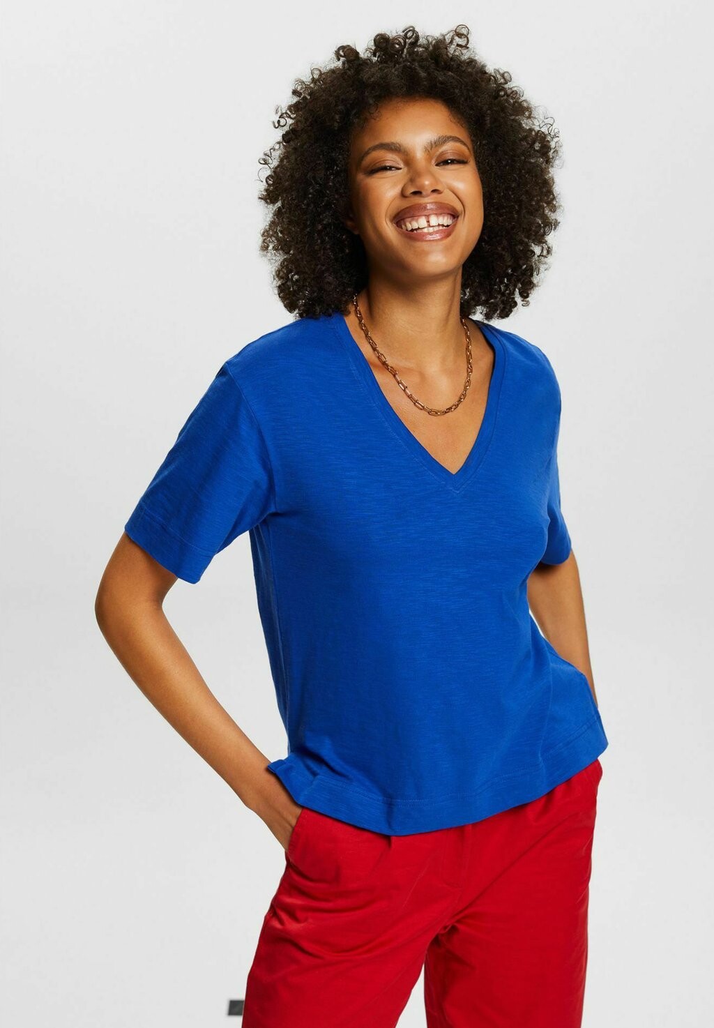 

Футболка базовая MIT V-AUSSCHN Esprit, цвет bright blue