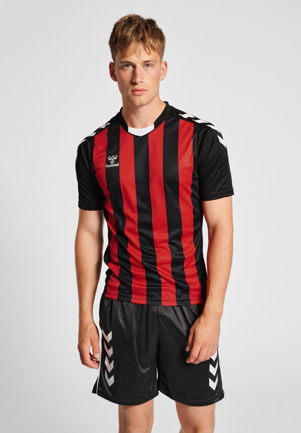 

Спортивная футболка Hummel, красный