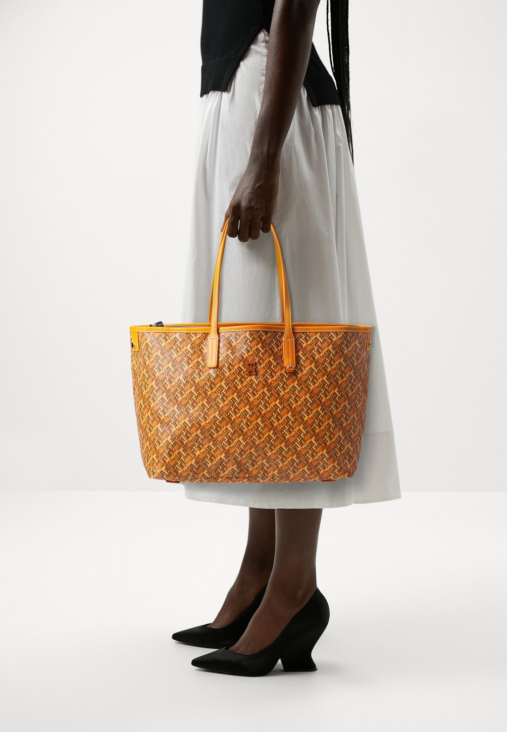 

Сумка для покупок Monoplay Tote Tommy Hilfiger, цвет rich ochre