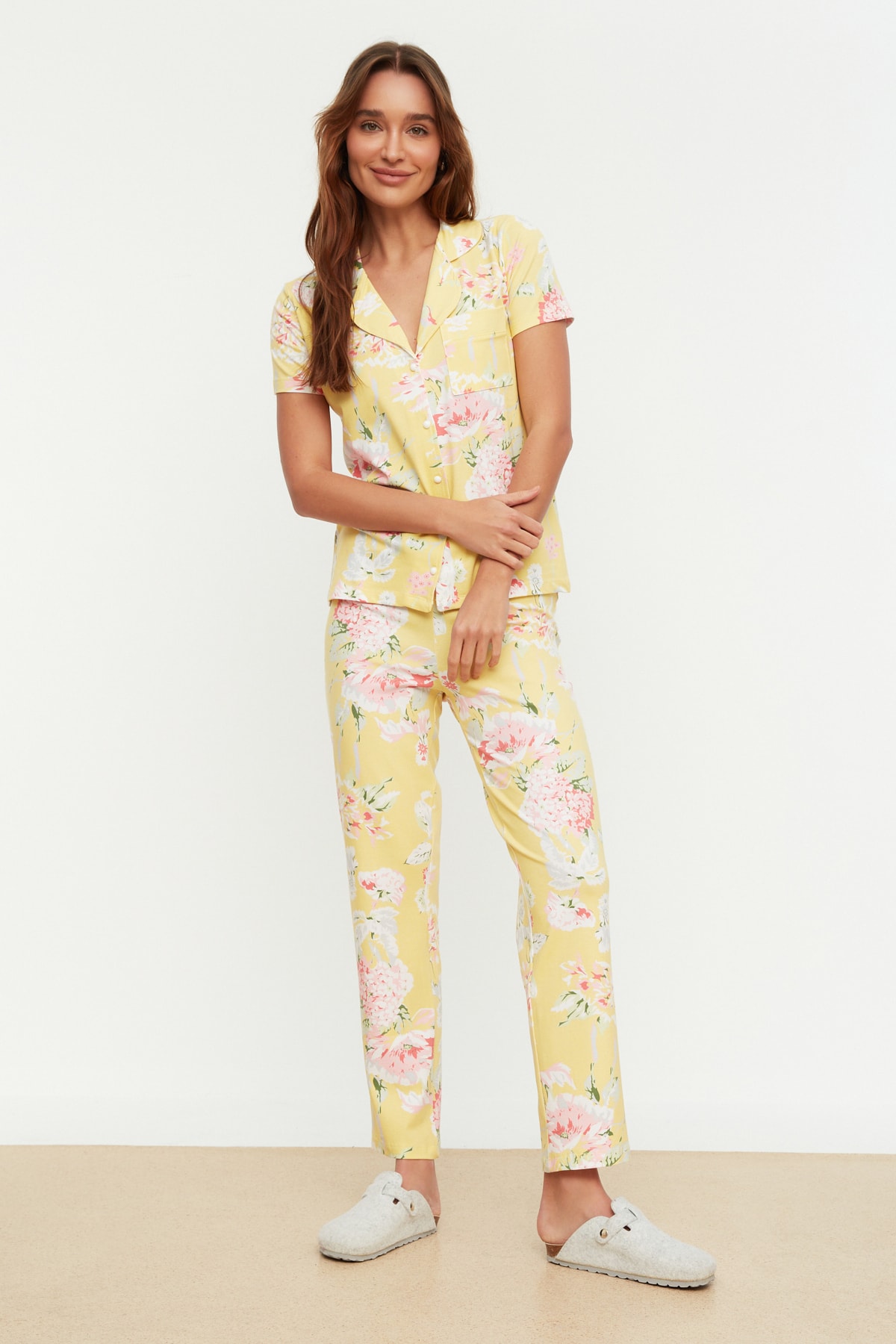 Пижамный комплект вязаный Trendyol с цветочным узором, желтый