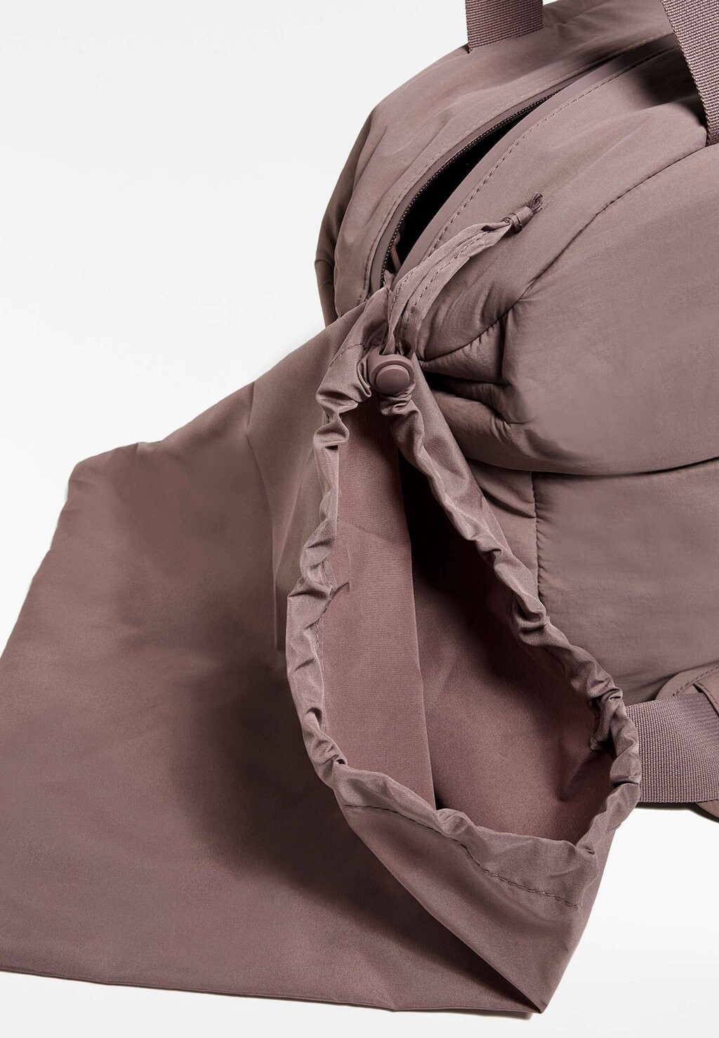 

Спортивная сумка With Flap Pocket OYSHO, розовая