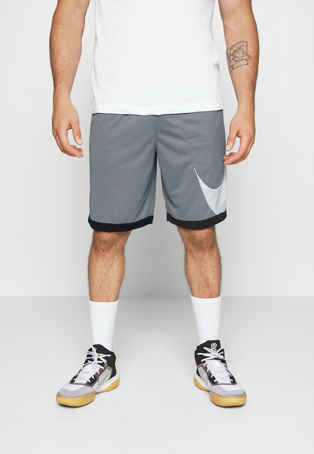 

Спортивные шорты DRY FIT SHORT Nike, цвет cool grey/black/white