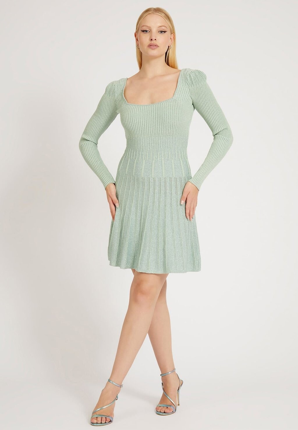 

Вязаное платье Guess