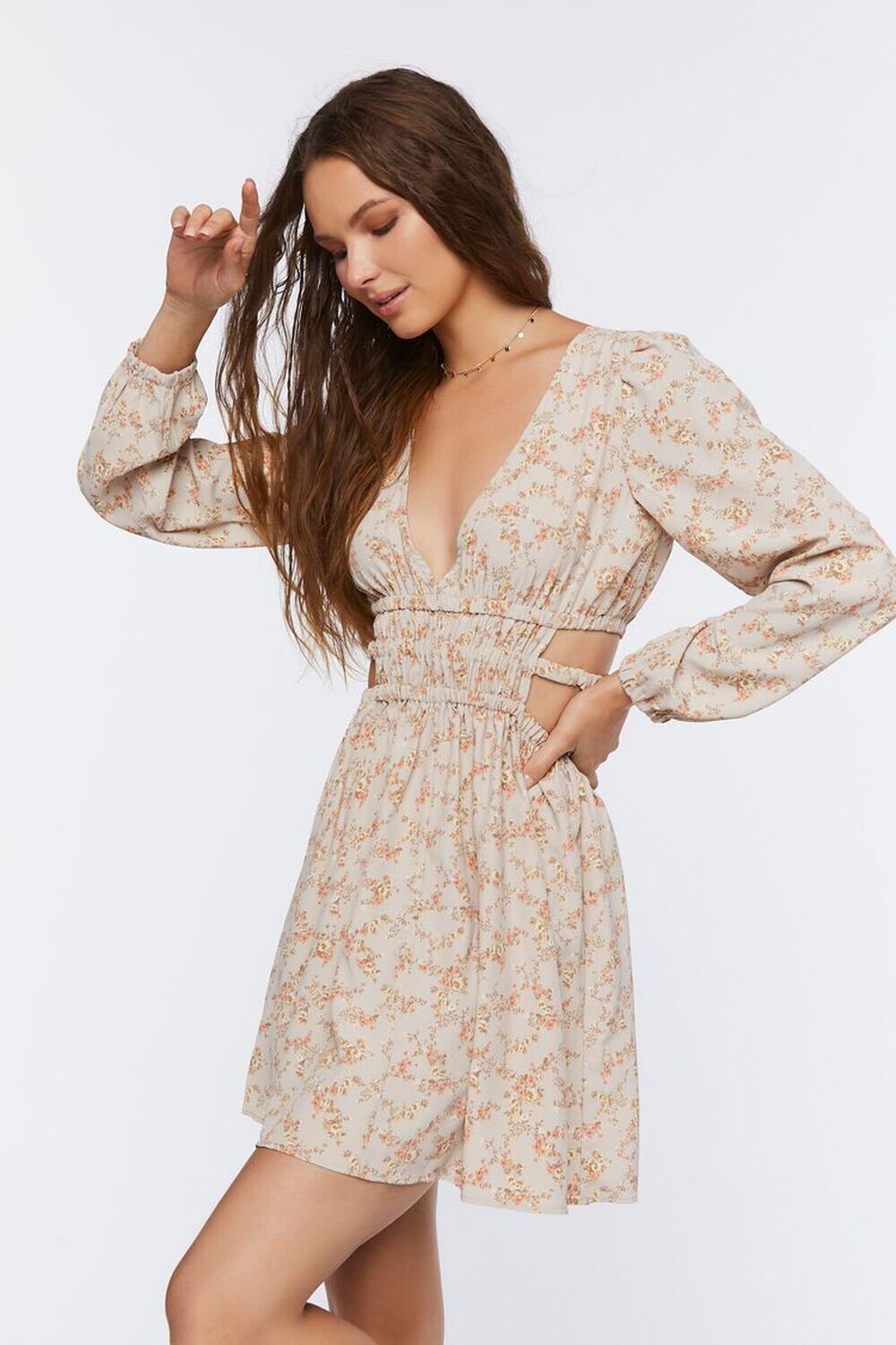 

Мини-платье с цветочным принтом и вырезами Forever 21, серо-коричневый