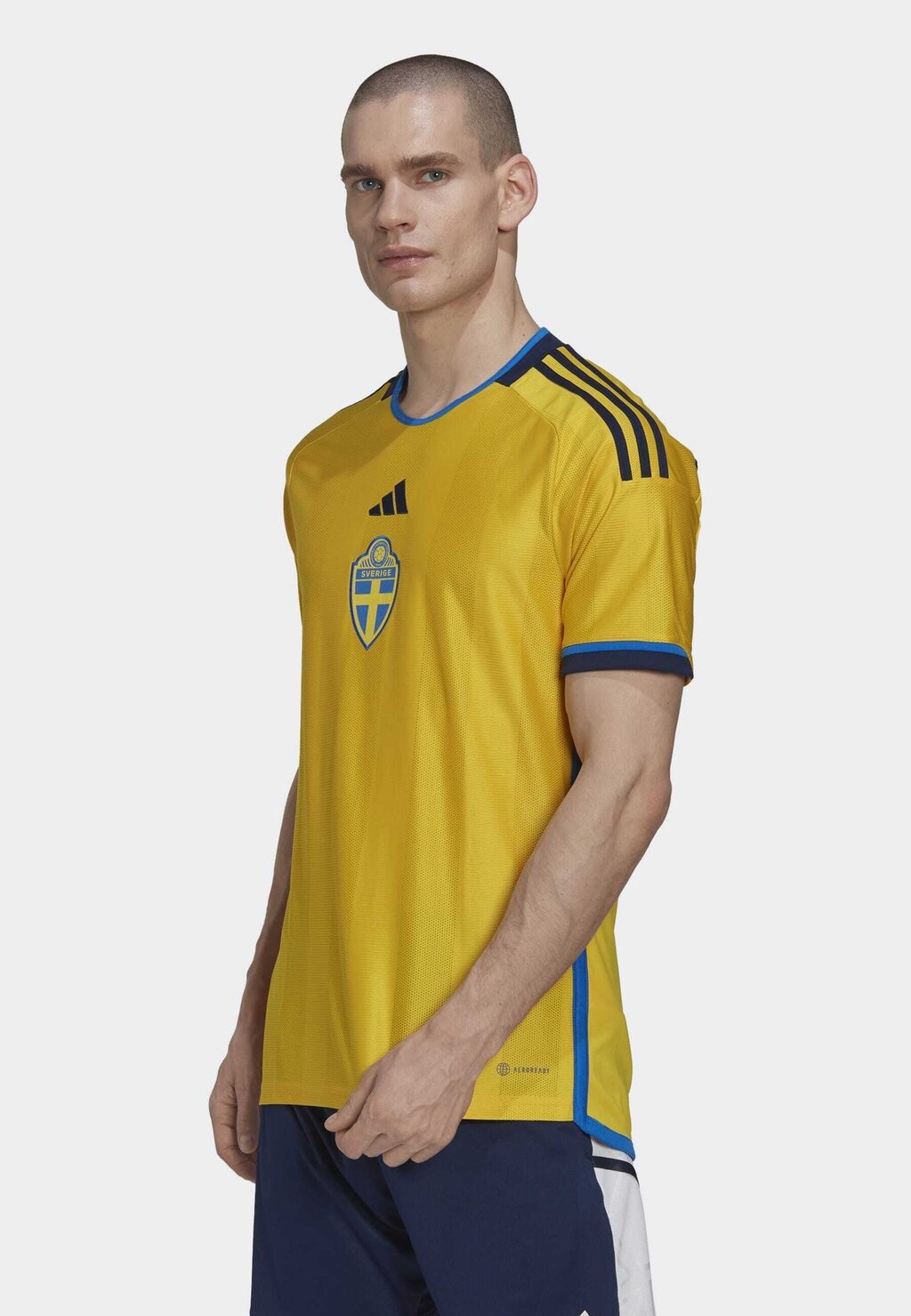 

Футболка Adidas